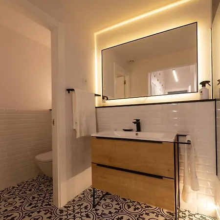 Bilbao Henao Park De Bilbao Suites, En Pleno Centro Con Garaje Directo Exterior photo